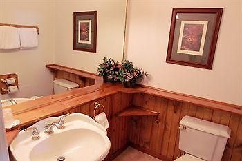 Sybaris Pool Suites Mequon Brown Deer Экстерьер фото
