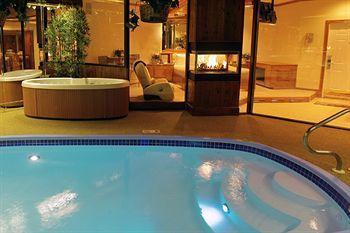 Sybaris Pool Suites Mequon Brown Deer Экстерьер фото