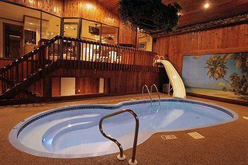 Sybaris Pool Suites Mequon Brown Deer Экстерьер фото