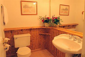 Sybaris Pool Suites Mequon Brown Deer Экстерьер фото